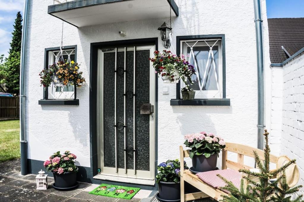 Schoenes Haus Mit Grossem Garten زيلينغنشتات المظهر الخارجي الصورة